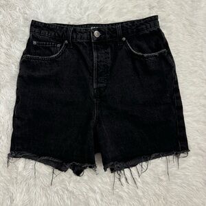 EUC BDG 90’s Long Inseam High Rise Raw Hem Shorts!